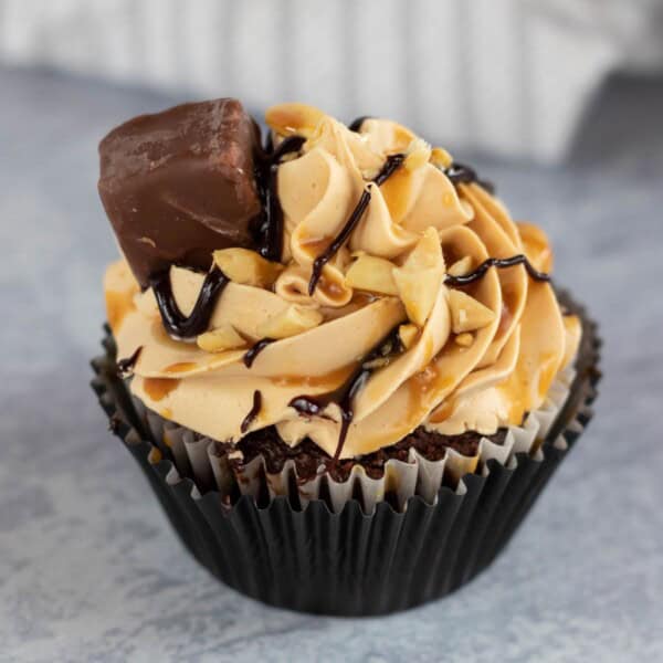 snickers cupcake