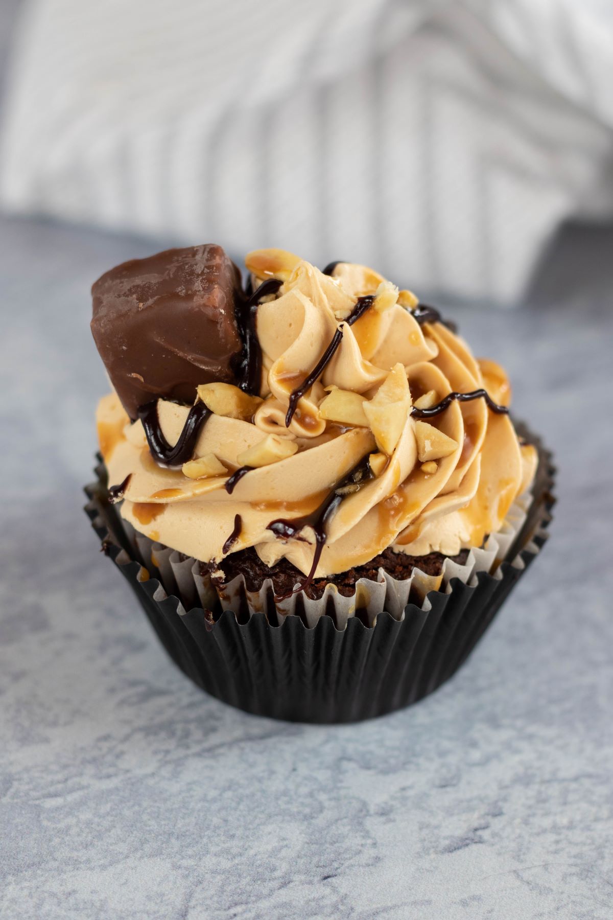 snickers cupcake