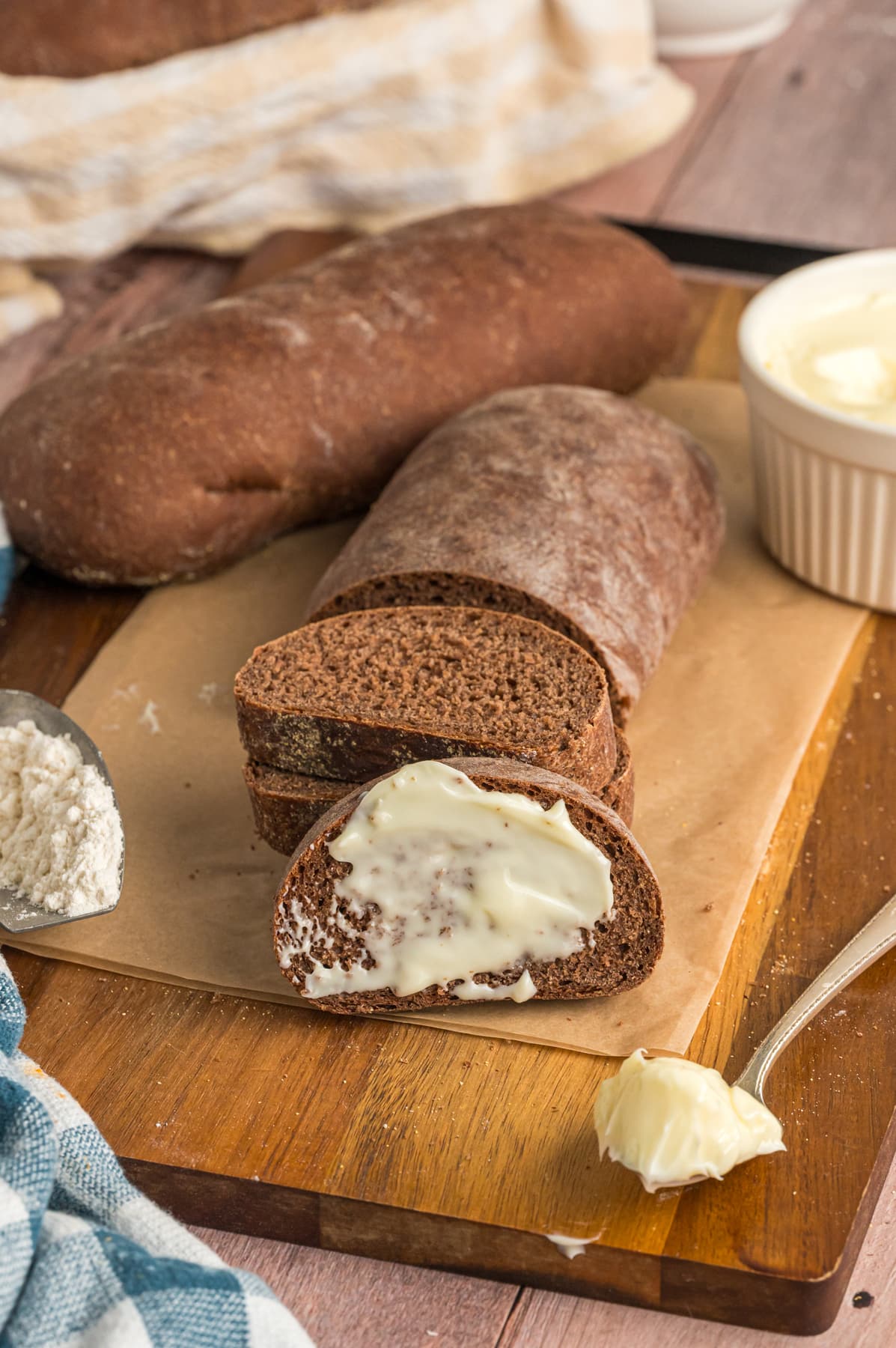 outback steakhouse bread recipe sliced with butter