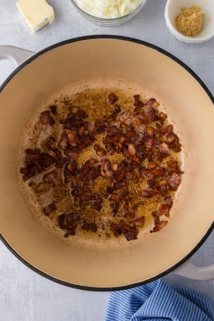 Bacon in the potato of a pot