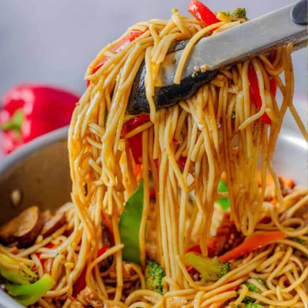 Chicken Lo Mein feature