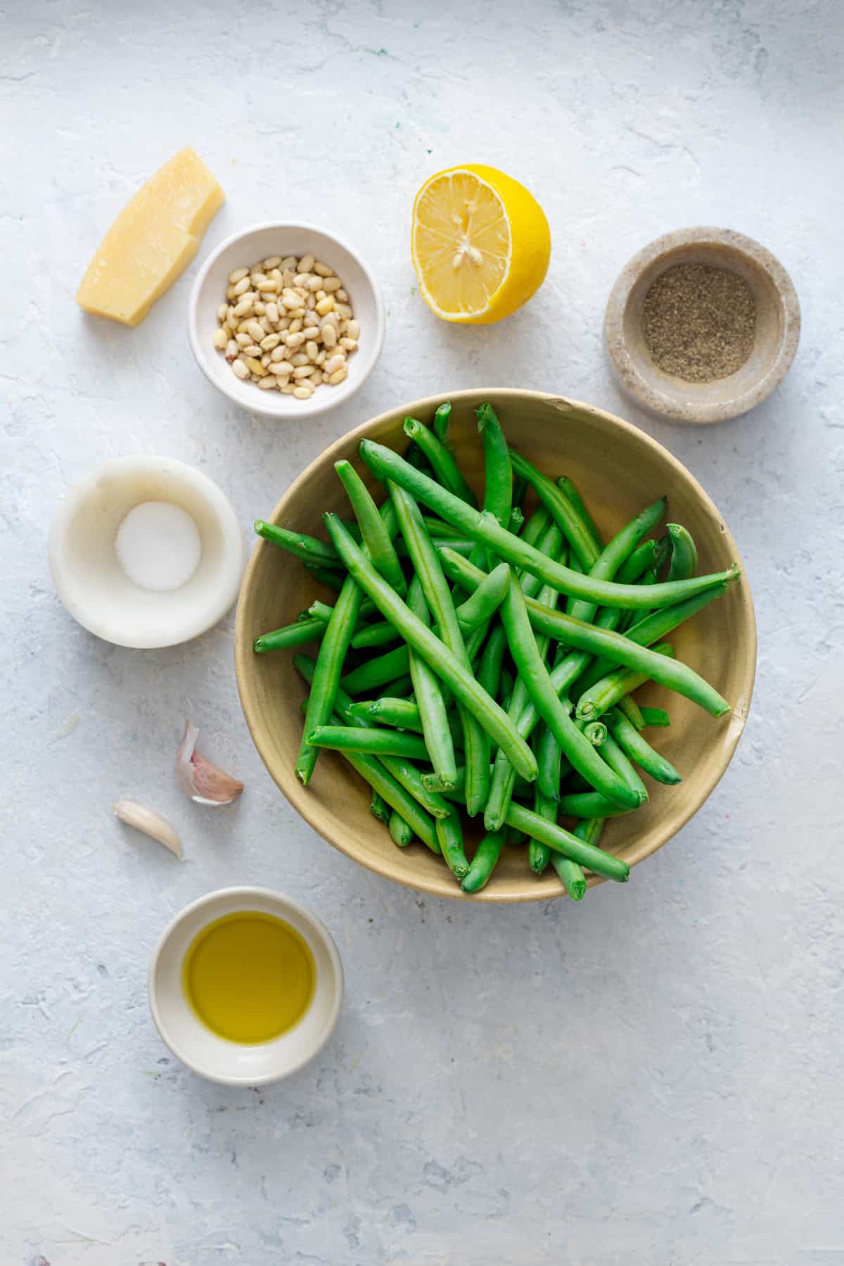 Ingredients needed to make sauteed green beans