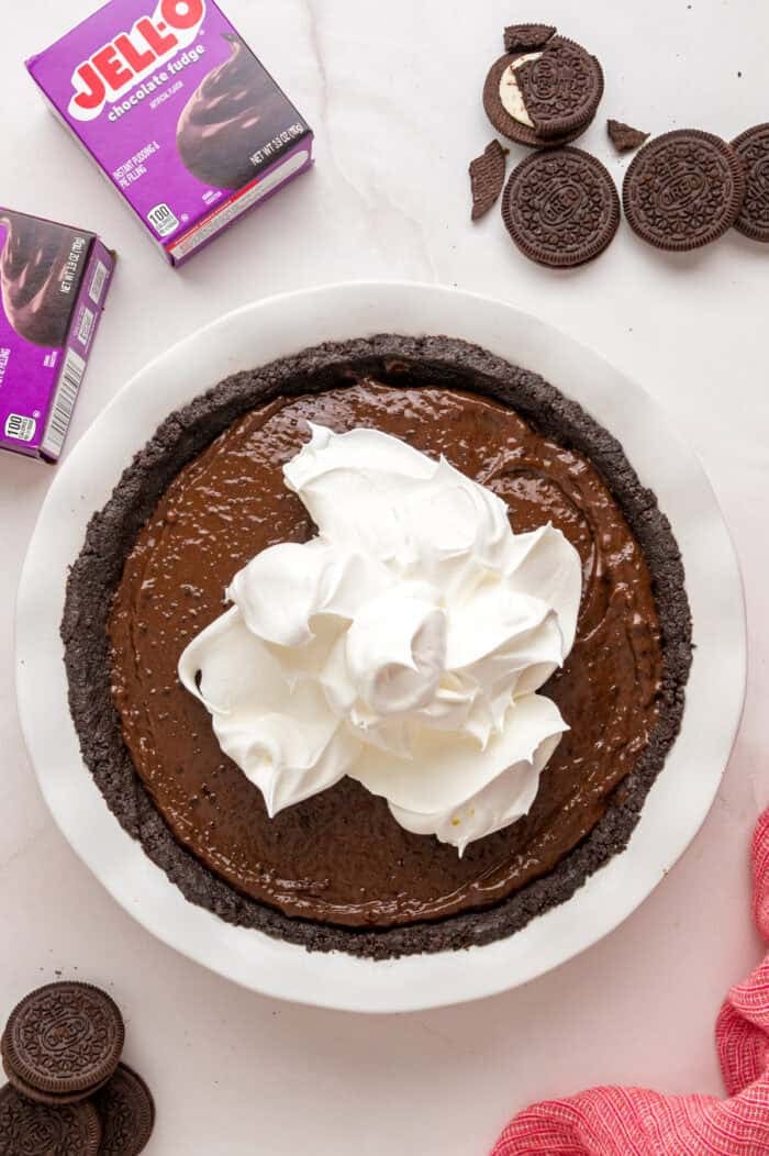 With a smooth, creamy filling in an Oreo crust, this Chocolate Pudding Pie is made in 15 minutes with 5 ingredients & 0 cooking or baking. Cool Whip on top of chocolate pudding in an Oreo pie crust