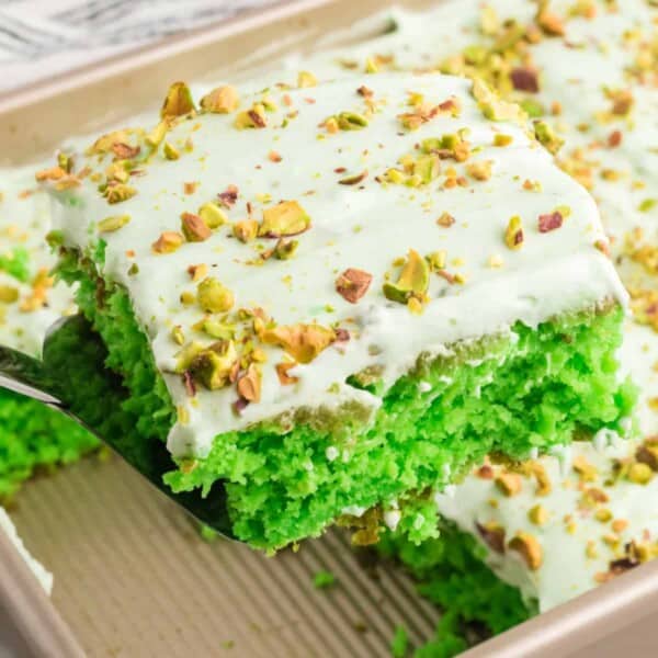 Pistachio Cake feature
