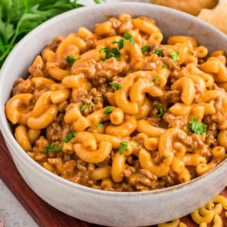 Cheeseburger Mac and Cheese feature