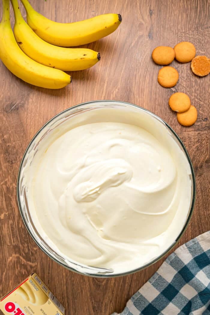 With light, airy layers of pudding, fresh banana slices, and Nilla wafers, this Magnolia Bakery Banana Pudding Recipe is an exact copycat. A bowl of the whipped cream banana pudding mixture