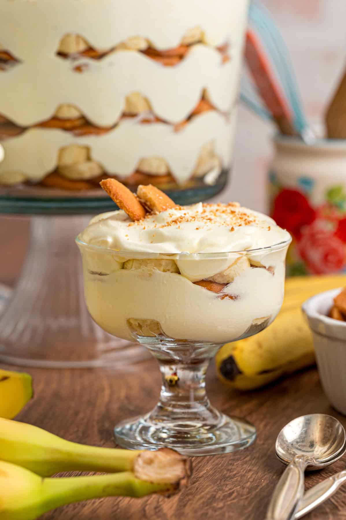With light, airy layers of pudding, fresh banana slices, and Nilla wafers, this Magnolia Bakery Banana Pudding Recipe is an exact copycat. Copycat Magnolia Bakery banana pudding in a small glass dessert dish
